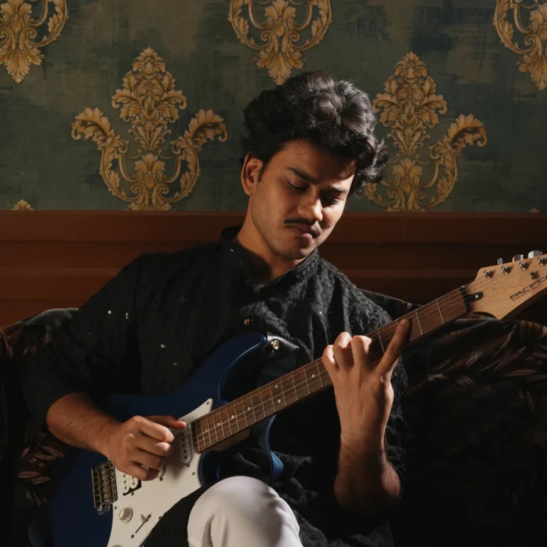 The Advanced Guitar Masterclass: Elite Techniques for the Advanced Guitarist